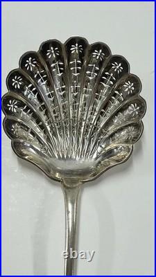 Saupoudreuse En Argent Massif Poincon Minerve De 54 Grammes