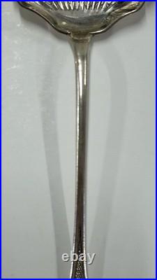 Saupoudreuse En Argent Massif Poincon Minerve De 54 Grammes
