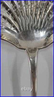 Saupoudreuse En Argent Massif Poincon Minerve De 54 Grammes