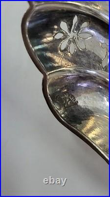 Saupoudreuse En Argent Massif Poincon Minerve De 54 Grammes