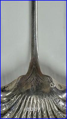 Saupoudreuse En Argent Massif Poincon Minerve De 54 Grammes