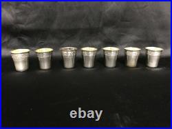 Sept petits gobelets à liqueur en argent massif poinçon minerve XIXème siècle