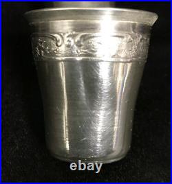 Sept petits gobelets à liqueur en argent massif poinçon minerve XIXème siècle