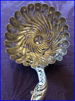 Splendide Saupoudreuse en argent massif poinçon SANGLIER, de Style Art Nouveau
