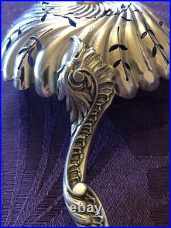 Splendide Saupoudreuse en argent massif poinçon SANGLIER, de Style Art Nouveau