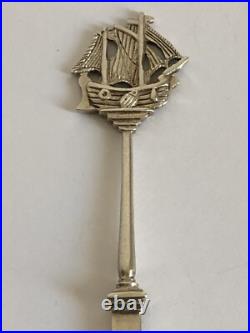 Superbe ancienne CUILLERE décor BATEAU VOILIER en ARGENT poinçons PAYS BAS 1917