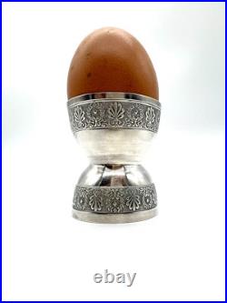 Superbe coquetier en argent massif Poinçon Minerve décor ciselé 25g 19em Superbe coquetier en argent massif Poinçon Minerve décor ciselé 25g 19em