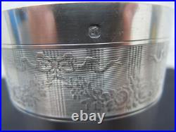 Timbale argent massif decor feuillages noud Louis XVI poinçon minerve orfevre