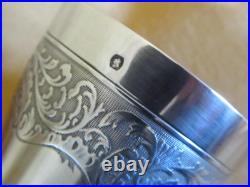 Timbale argent massif décor feuillages poinçon minerve poids 52 grammes